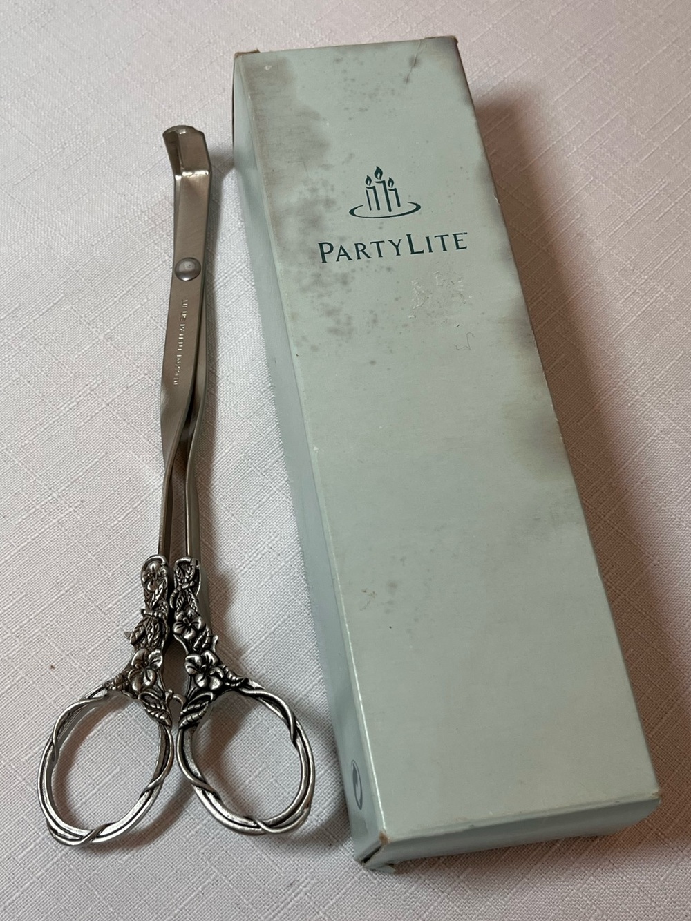 PartyLite Silver Ornate Candle Wick Scissors Snipper. Victorian
Box included